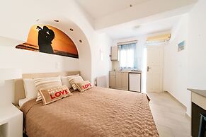 Honeymoon Beach Studios