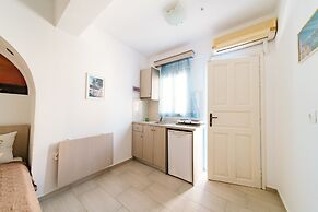 Honeymoon Beach Studios