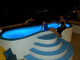 Honeymoon Beach Studios