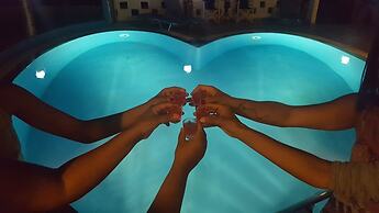 Honeymoon Beach Studios