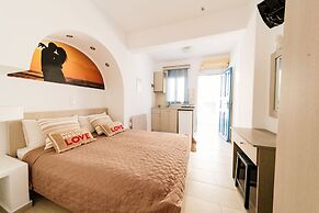 Honeymoon Beach Studios