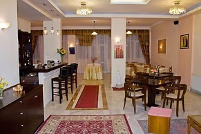 Alexiou Hotel