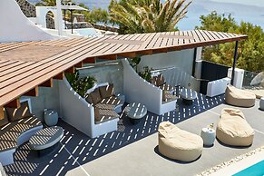 Oia Suites