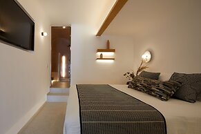 Oia Suites