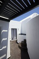 Oia Suites