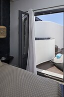 Oia Suites