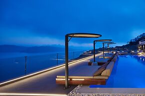 Oia Suites
