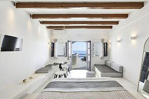 Oia Suites