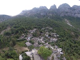 Mikro Papigo 1700 Hotel & Spa