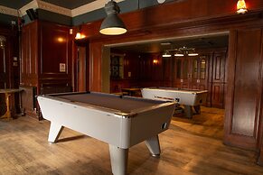 Royal Hotel, Bar & Grill