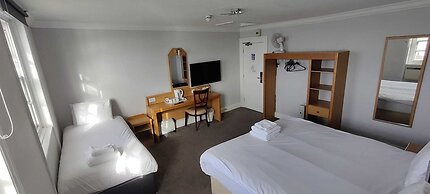 Royal Hotel, Bar & Grill