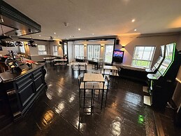 Royal Hotel, Bar & Grill