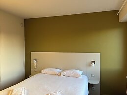 Brit Hotel L'Arrivée Guingamp