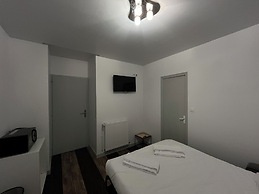 Brit Hotel L'Arrivée Guingamp