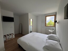 Brit Hotel L'Arrivée Guingamp