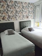 Brit Hotel L'Arrivée Guingamp