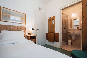 Hotel Oasi