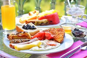 Melinas Boutique Hotel