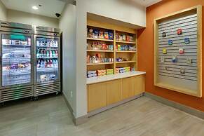 La Quinta Inn & Suites by Wyndham Dallas Love Field