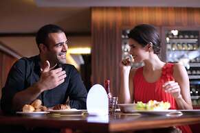 Centro Al Manhal by Rotana