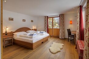 Mountain Exposure Luxury Chalets & Penthouses & Apartments