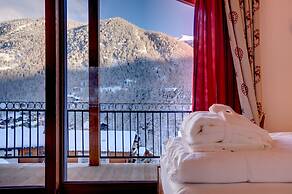 Mountain Exposure Luxury Chalets & Penthouses & Apartments