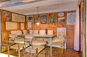 Mountain Exposure Luxury Chalets & Penthouses & Apartments