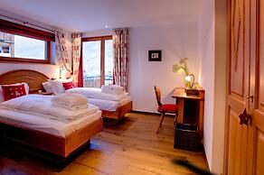 Mountain Exposure Luxury Chalets & Penthouses & Apartments