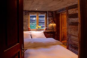 Mountain Exposure Luxury Chalets & Penthouses & Apartments