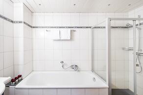 Mountain Exposure Luxury Chalets & Penthouses & Apartments