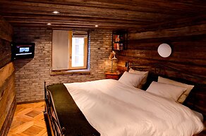 Mountain Exposure Luxury Chalets & Penthouses & Apartments