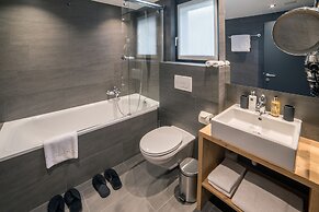 Mountain Exposure Luxury Chalets & Penthouses & Apartments