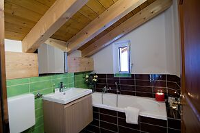 Mountain Exposure Luxury Chalets & Penthouses & Apartments