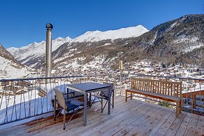 Mountain Exposure Luxury Chalets & Penthouses & Apartments