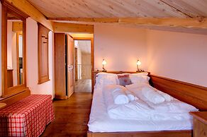 Mountain Exposure Luxury Chalets & Penthouses & Apartments