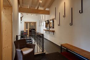 Mountain Exposure Luxury Chalets & Penthouses & Apartments