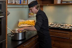 Mountain Exposure Luxury Chalets & Penthouses & Apartments