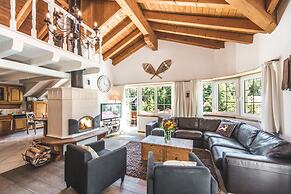 Mountain Exposure Luxury Chalets & Penthouses & Apartments