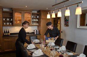 Mountain Exposure Luxury Chalets & Penthouses & Apartments