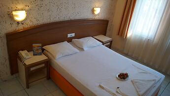 Elegant Baronessa Apart Hotel