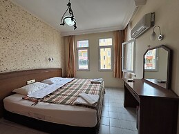 Elegant Baronessa Apart Hotel