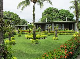 Madang Lodge Hotel