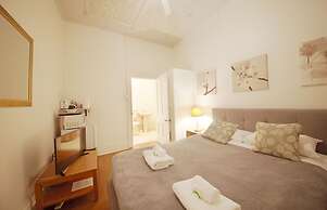 Manly Waves Hotel