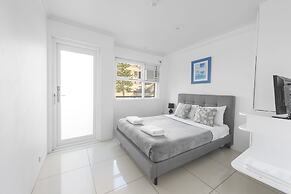 Manly Waves Hotel