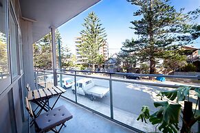 Manly Waves Hotel
