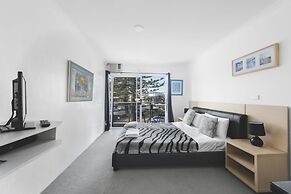 Manly Waves Hotel