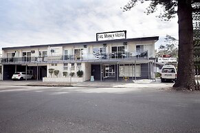 Manly Waves Hotel
