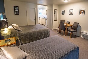 AAA Thames Court Motel