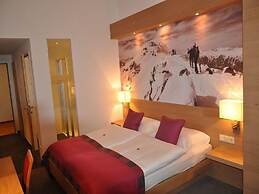 Goldener Adler Wattens