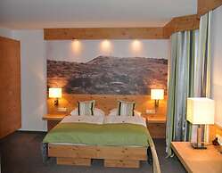 Goldener Adler Wattens